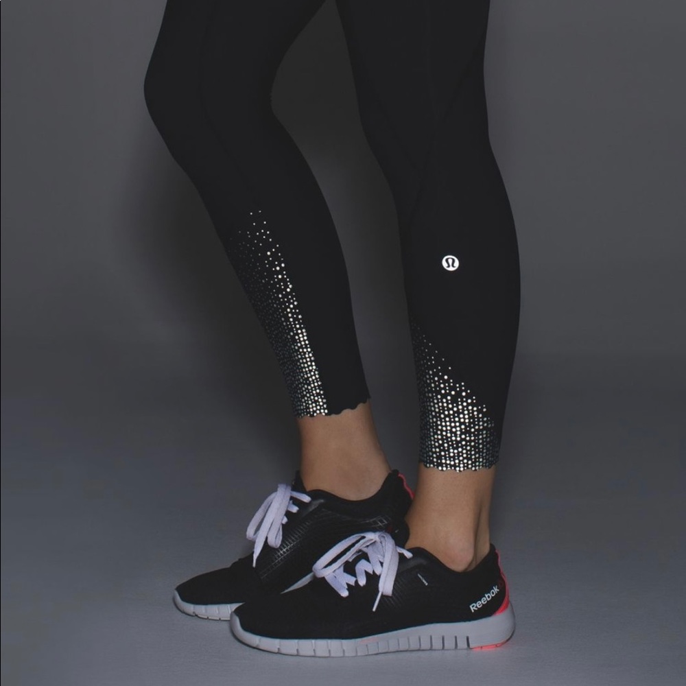Lululemon scalloped tight pant in black, reflective, 25”